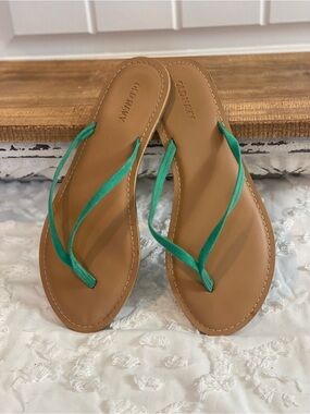 Old Navy Tan Footbed Flip Flops with Green Straps